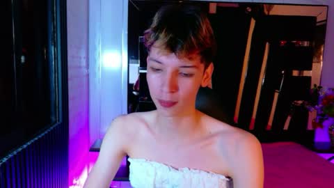 stefany piink online show from April 2, 2026, 1:20 pm