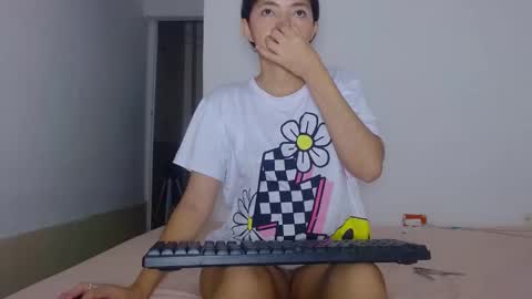 stefany online show from November 7, 2025, 6:46 am