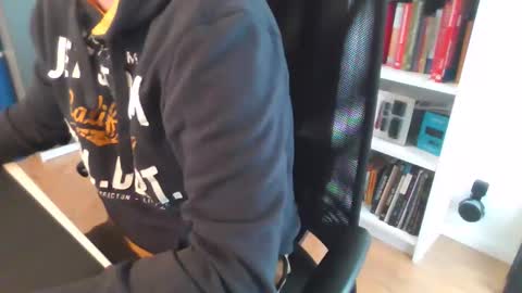 steiferpimmel online show from February 26, 2025, 12:47 pm