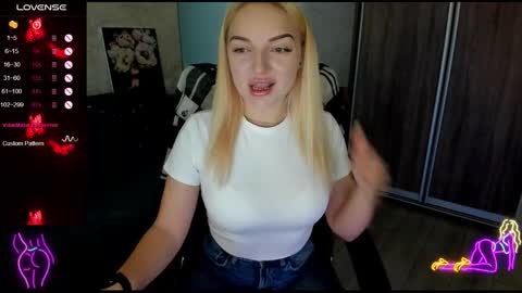 Stella  Cox online show from September 15, 2025, 5:29 am