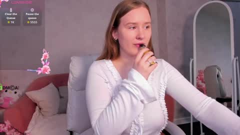 Stella online show from April 4, 2026, 12:42 am