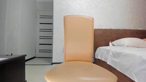 stella_walters online show from October 10, 2025, 9:36 pm