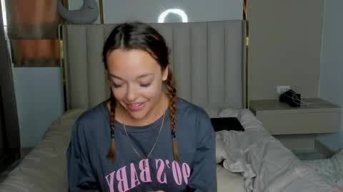 stella online show from April 9, 2026, 6:19 am