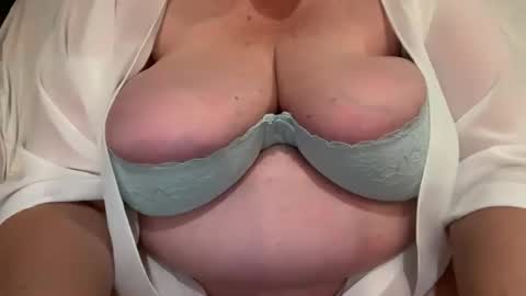 stellaaltamarea online show from October 23, 2025, 9:46 pm