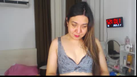 Snapshot of stellahugets chatting on May 4, 2026, 3:02 am Stella online show from May 4, 2026, 3:02 am