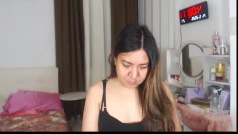 Snapshot of stellahugets chatting on May 13, 2026, 8:06 pm Stella online show from May 13, 2026, 8:06 pm