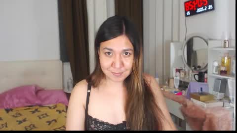 Snapshot of stellahugets chatting on May 27, 2026, 6:05 pm Stella online show from May 27, 2026, 6:05 pm