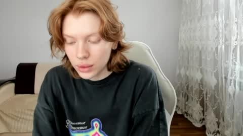 Snapshot of stellaswen chatting on May 1, 2026, 9:03 am S T E L L A online show from May 1, 2026, 9:03 am