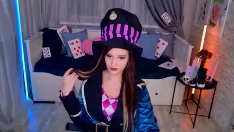 Stella online show from October 31, 2025, 4:52 pm