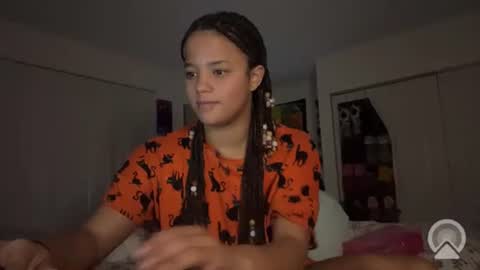 stells online show from November 12, 2025, 6:25 am