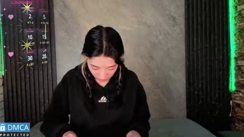 Stepha online show from December 15, 2025, 12:09 pm