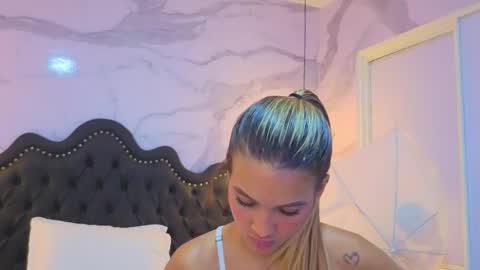 Stefff  online show from May 18, 2026, 4:07 am