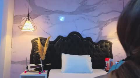 Stefff  online show from May 18, 2026, 10:04 pm