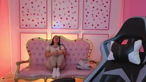 Stephania online show from September 13, 2025, 12:27 pm