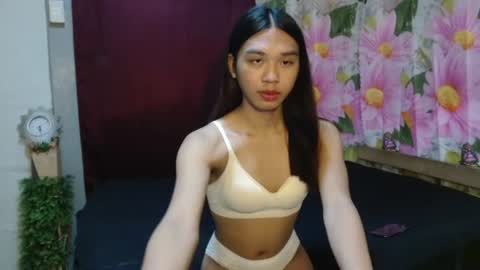 Snapshot of stephanie_zee chatting on June 28, 2026, 9:15 am stephanie_zee online show from June 28, 2026, 9:15 am