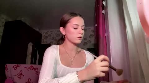 Stephani online show from March 12, 2026, 3:18 pm