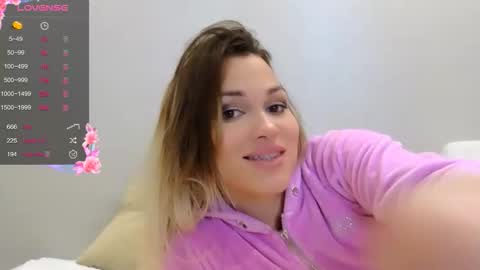 Stephany online show from November 30, 2025, 3:10 am