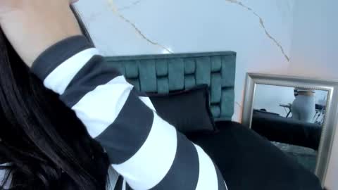 Stefanny online show from November 23, 2025, 12:54 am