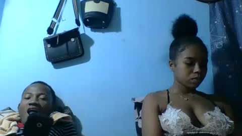 Snapshot of stephaolysca chatting on April 10, 2026, 4:01 pm stephaolysca online show from April 10, 2026, 4:01 pm