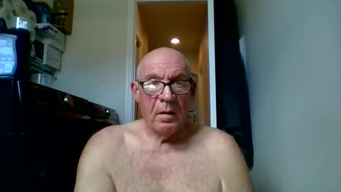 Snapshot of stevejons47 chatting on April 13, 2026, 3:17 pm stevejons47 online show from April 13, 2026, 3:17 pm