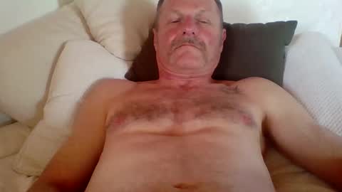 steven626708 online show from April 12, 2026, 9:53 pm