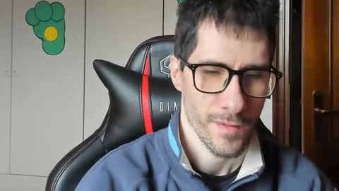 Snapshot of stevex870 chatting on December 3, 2025, 8:45 am Steve online show from December 3, 2025, 8:45 am