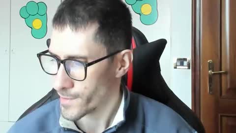 Snapshot of stevex870 chatting on December 18, 2025, 2:01 pm Steve online show from December 18, 2025, 2:01 pm