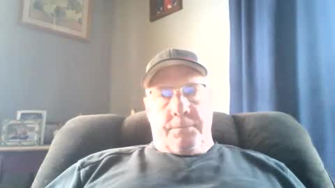 Snapshot of stew1014 chatting on January 30, 2025, 5:06 pm bobby online show from January 30, 2025, 5:06 pm