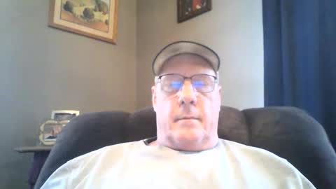 Snapshot of stew1014 chatting on February 26, 2025, 2:36 pm bobby online show from February 26, 2025, 2:36 pm