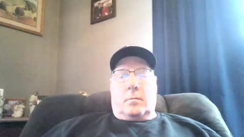 Snapshot of stew1014 chatting on February 5, 2026, 3:49 pm bobby online show from February 5, 2026, 3:49 pm
