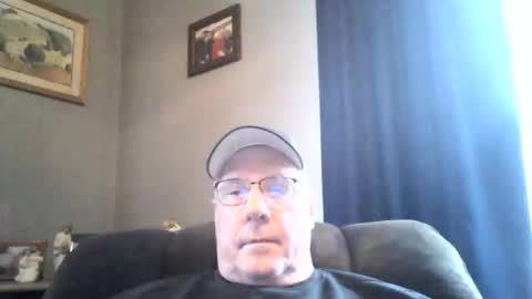 Snapshot of stew1014 chatting on February 6, 2026, 4:21 pm bobby online show from February 6, 2026, 4:21 pm