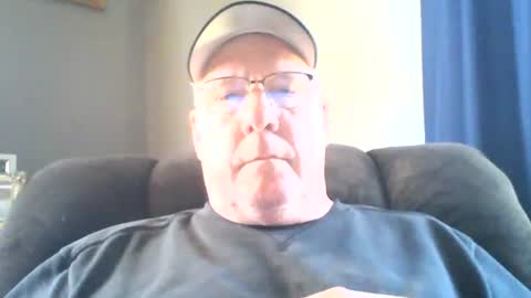 Snapshot of stew1014 chatting on March 19, 2026, 6:12 pm bobby online show from March 19, 2026, 6:12 pm