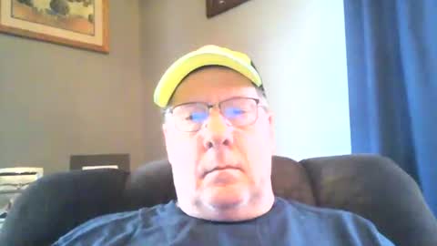 Snapshot of stew1014 chatting on April 17, 2026, 2:20 pm bobby online show from April 17, 2026, 2:20 pm