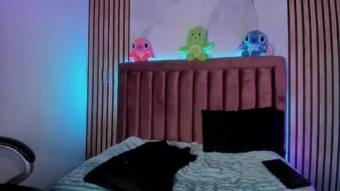 Sthepano  online show from April 15, 2026, 3:35 am