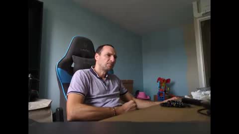 stickolive1 online show from September 12, 2025, 1:11 pm