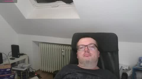 Oliver online show from April 15, 2026, 7:58 pm