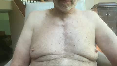 Snapshot of stillbad2 chatting on May 18, 2026, 1:28 pm Stillbad2 online show from May 18, 2026, 1:28 pm
