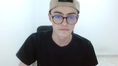 stiv_grant online show from April 7, 2026, 1:17 am