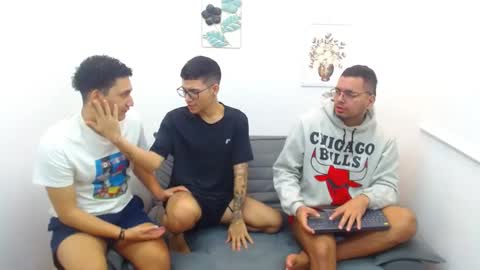 friends online show from December 6, 2024, 1:22 pm