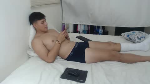 Snapshot of stivmike02 chatting on November 6, 2025, 8:21 pm Mike online show from November 6, 2025, 8:21 pm