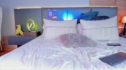 Stone Lee  online show from December 30, 2024, 4:31 am