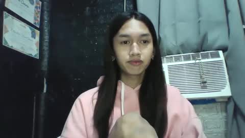 Snapshot of stonehard_sophia chatting on December 27, 2024, 12:07 am Cute Sophia online show from December 27, 2024, 12:07 am