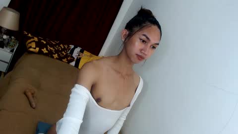 Snapshot of stonehard_sophia chatting on March 7, 2025, 12:04 am Cute Sophia online show from March 7, 2025, 12:04 am