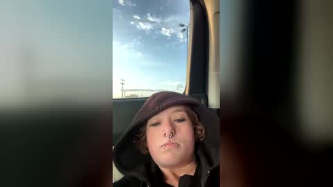 stonerbabyk2003 online show from April 15, 2026, 12:45 pm