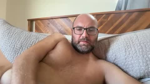 stoney8inches online show from April 15, 2026, 10:10 pm