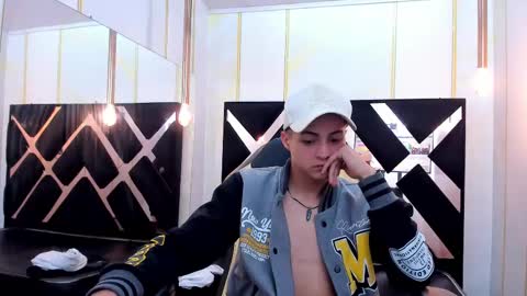 Snapshot of stonne69 chatting on February 19, 2025, 12:03 am stonne69 online show from February 19, 2025, 12:03 am