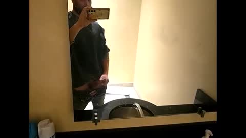 Snapshot of stopshottttt chatting on January 14, 2026, 6:02 pm stopshottttt online show from January 14, 2026, 6:02 pm