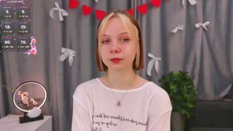 Luna online show from February 15, 2026, 1:20 pm