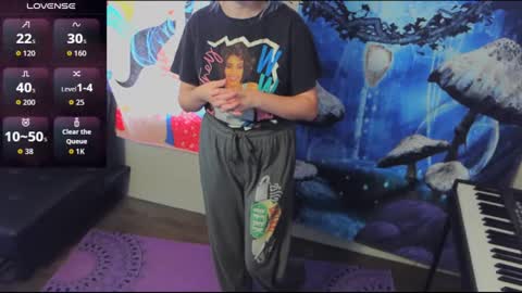 Snapshot of stormythunder chatting on September 23, 2025, 4:10 pm Stormythunder online show from September 23, 2025, 4:10 pm