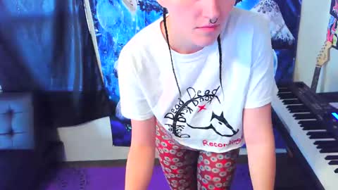 Snapshot of stormythunder chatting on November 3, 2025, 3:57 pm Stormythunder online show from November 3, 2025, 3:57 pm